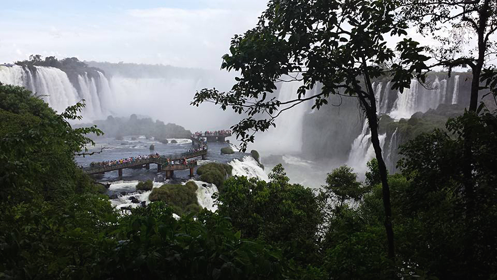 Explorez les majestueuses chutes d'Iguassu sur des circuits sud-américains