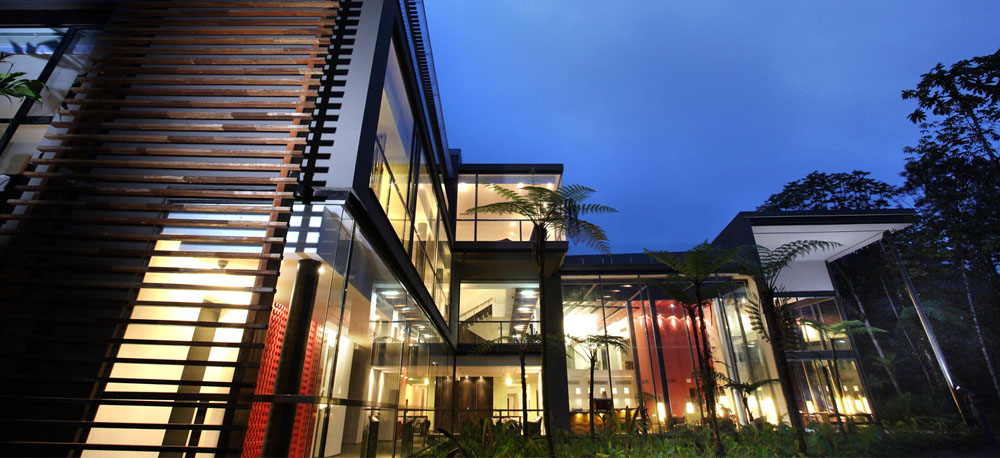 La retraite de la forêt dans les nuages de l'Équateur, là où la nature sauvage rencontre le luxe