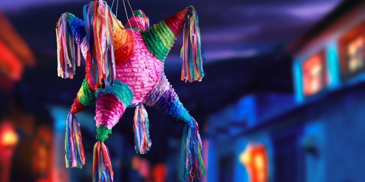 La piñata, jeu favori des mexicains La piñata, jeu favori des mexicains